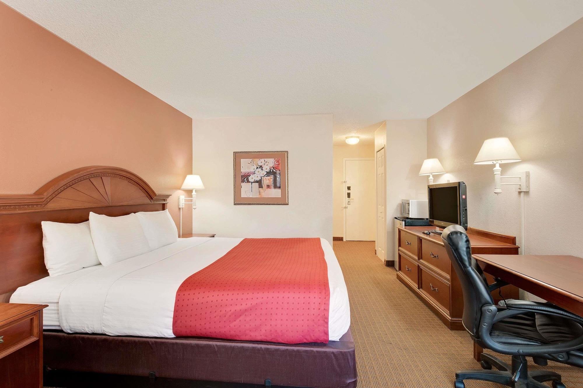 Ramada By Wyndham Provo Hotell Eksteriør bilde