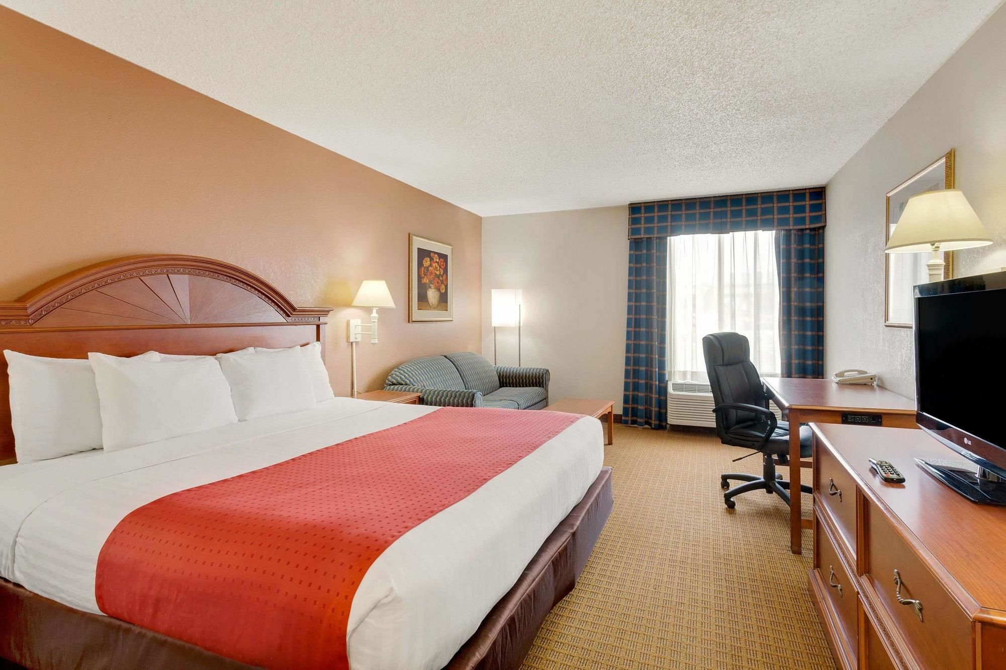 Ramada By Wyndham Provo Hotell Eksteriør bilde